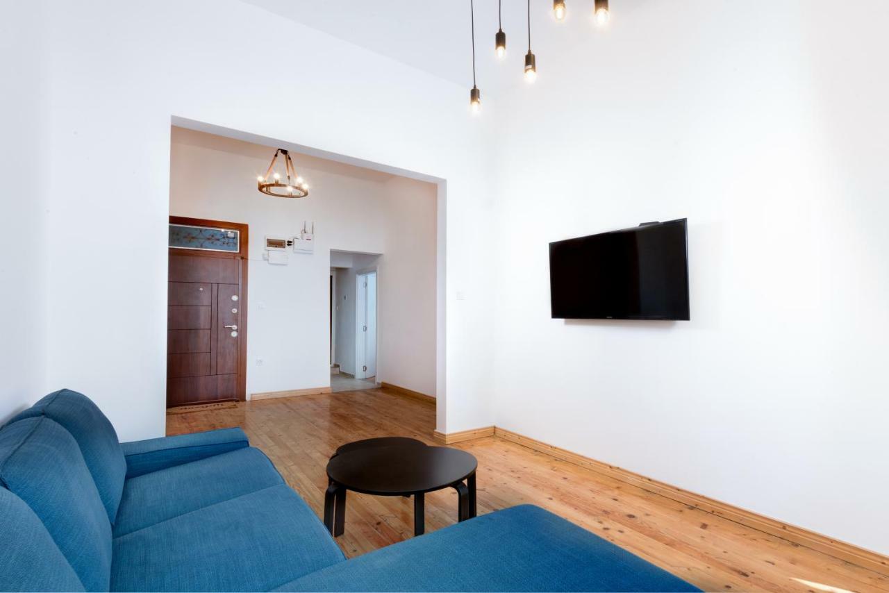 The White Apartment - Bogoridi Main Street Burgas City Exteriér fotografie